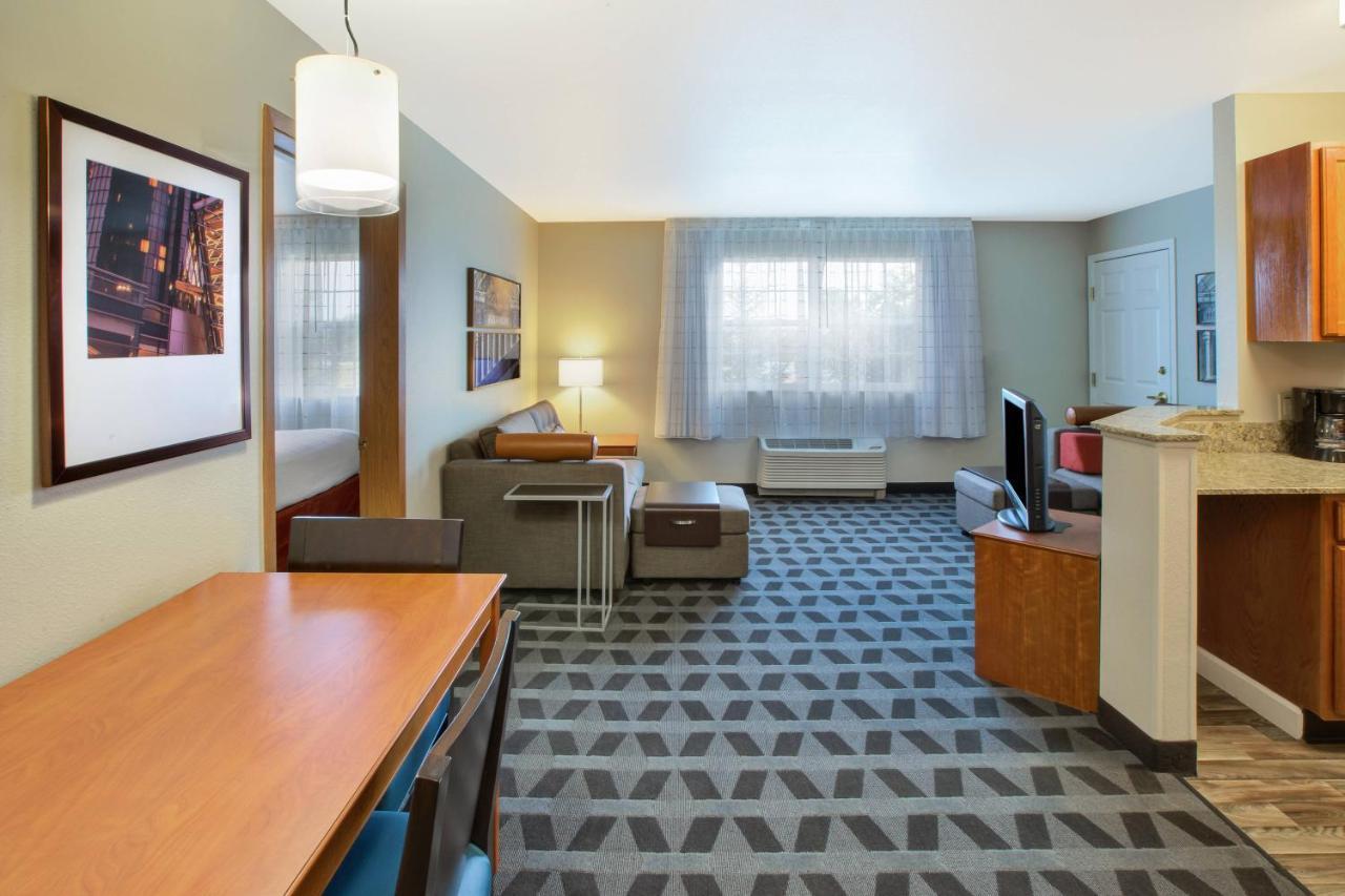 Towneplace Suites Detroit Dearborn Zewnętrze zdjęcie